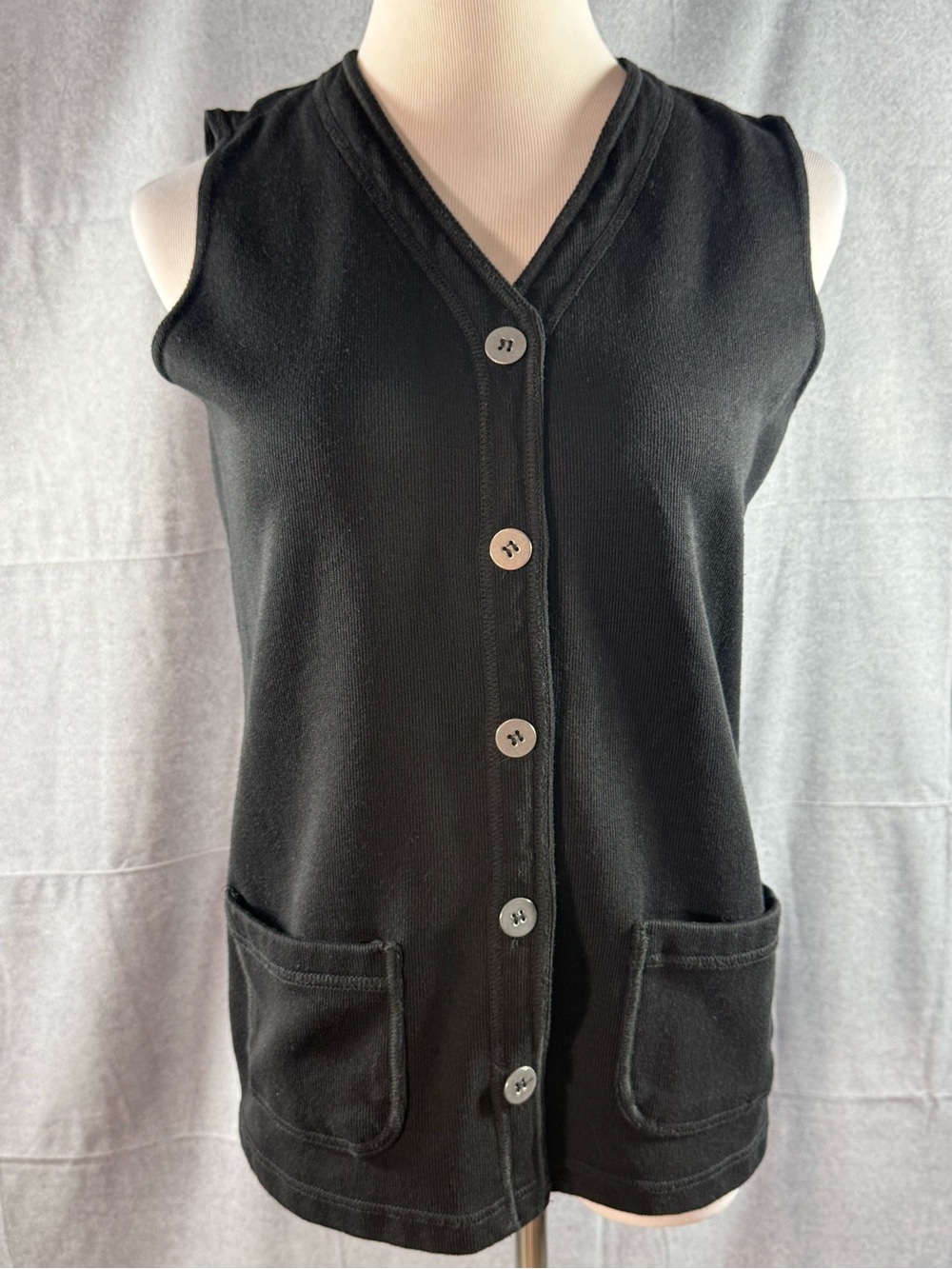 3214-Chaus Black Sleeveless Button-Front Knit Vest